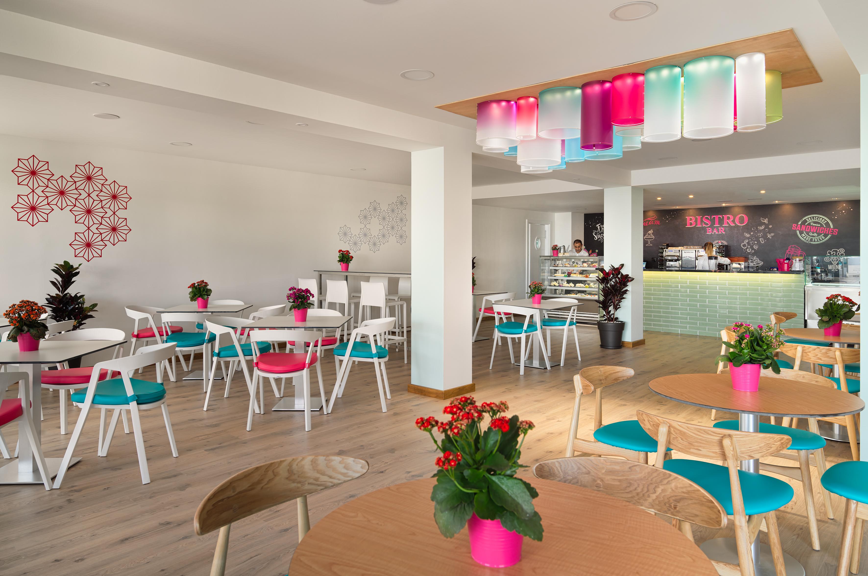 เฮช10 รูบิคอนพาเลสโฮเต็ล Hotel ปลายาบลังกา ภายนอก รูปภาพ The interior of the new restaurant