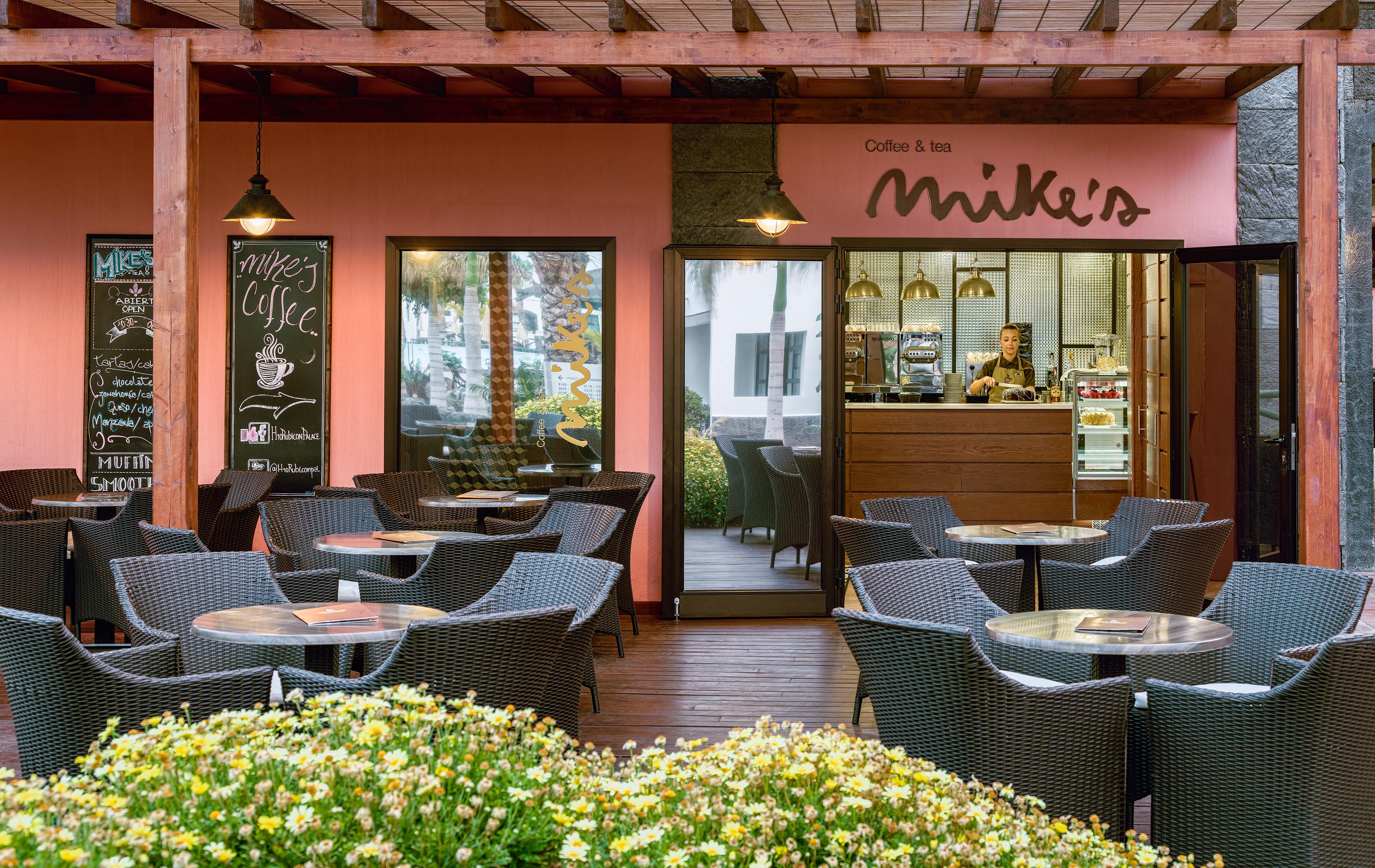 เฮช10 รูบิคอนพาเลสโฮเต็ล Hotel ปลายาบลังกา ภายนอก รูปภาพ A Mövenpick ice cream parlour in Munich, Germany