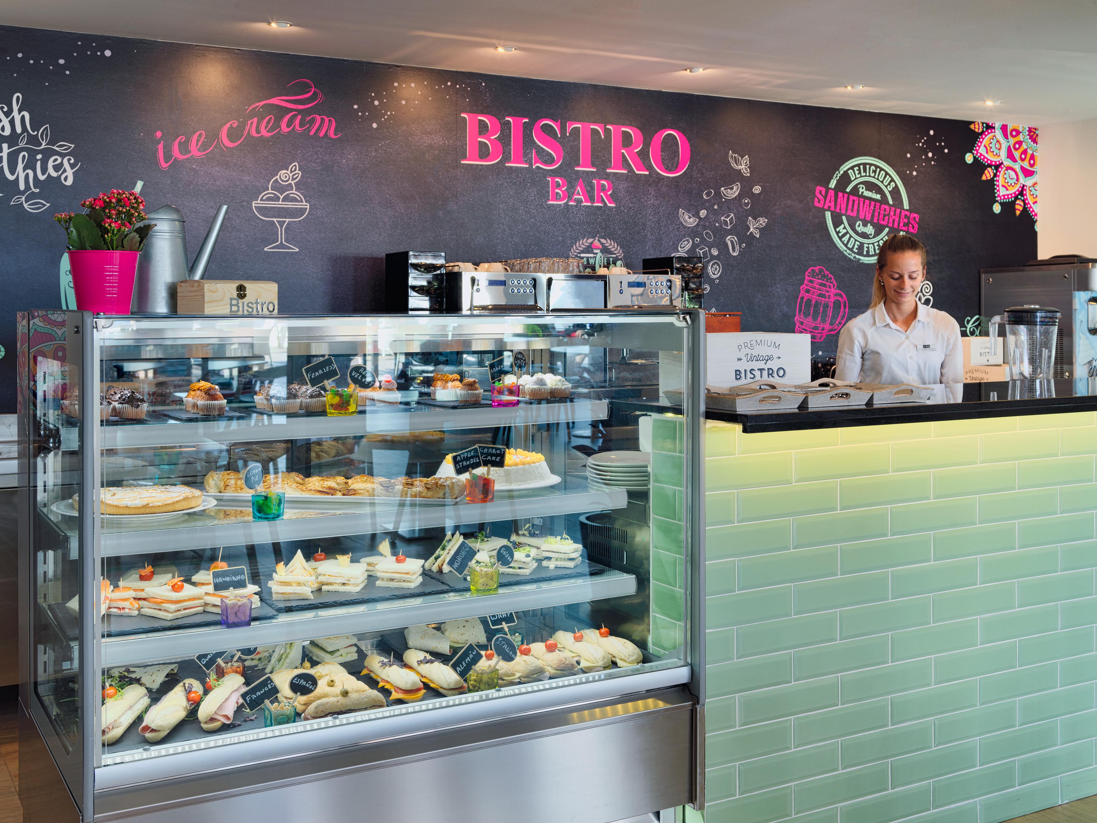 เฮช10 รูบิคอนพาเลสโฮเต็ล Hotel ปลายาบลังกา ภายนอก รูปภาพ Bistro Bar