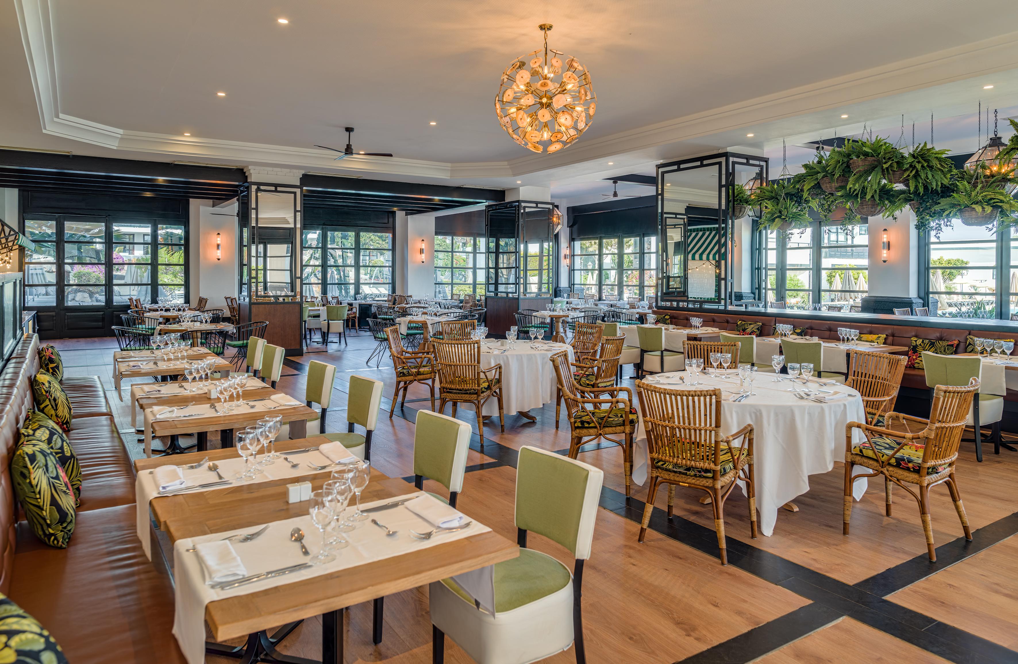 เฮช10 รูบิคอนพาเลสโฮเต็ล Hotel ปลายาบลังกา ภายนอก รูปภาพ The interior of the restaurant