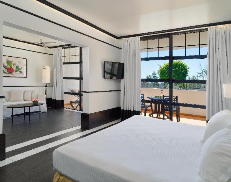 เฮช10 รูบิคอนพาเลสโฮเต็ล Hotel ปลายาบลังกา ห้อง รูปภาพ A suite at the hotel