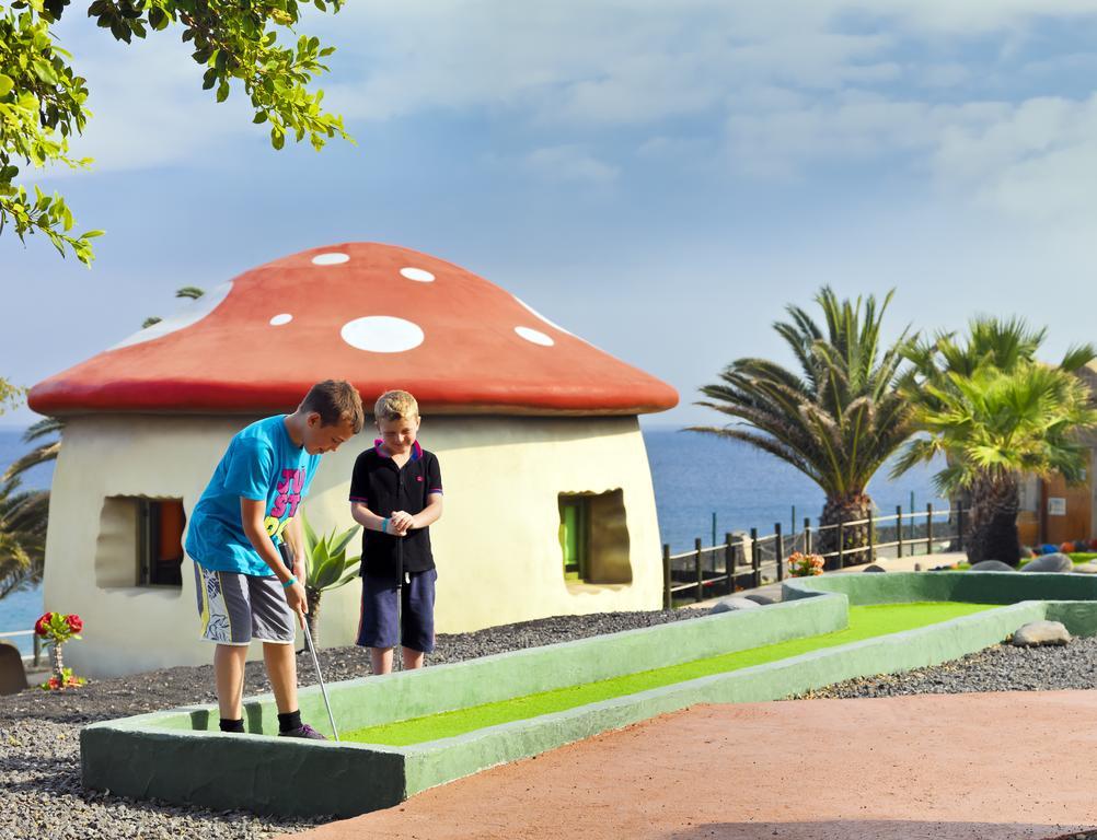 เฮช10 รูบิคอนพาเลสโฮเต็ล Hotel ปลายาบลังกา ภายนอก รูปภาพ Miniature golf in Tenerife, Spain