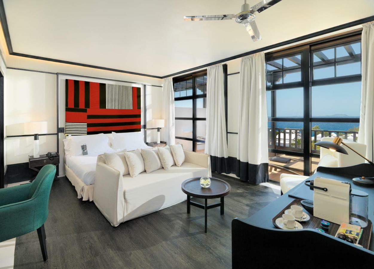 เฮช10 รูบิคอนพาเลสโฮเต็ล Hotel ปลายาบลังกา ภายนอก รูปภาพ A room at the hotel
